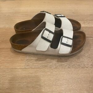 women’s white birkenstocks